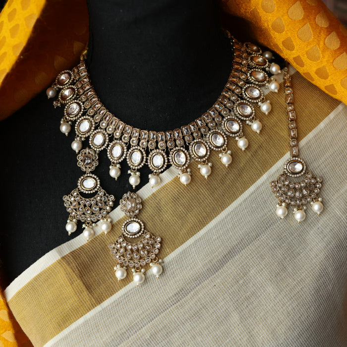Trendy white stone short necklace and earrings TW302