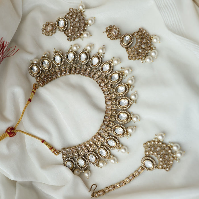 Trendy white stone short necklace and earrings TW302