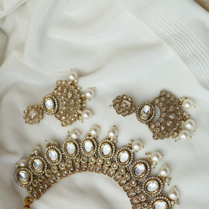 Trendy white stone short necklace and earrings TW302