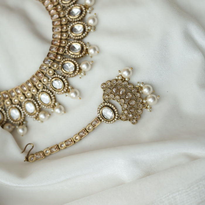 Trendy white stone short necklace and earrings TW302