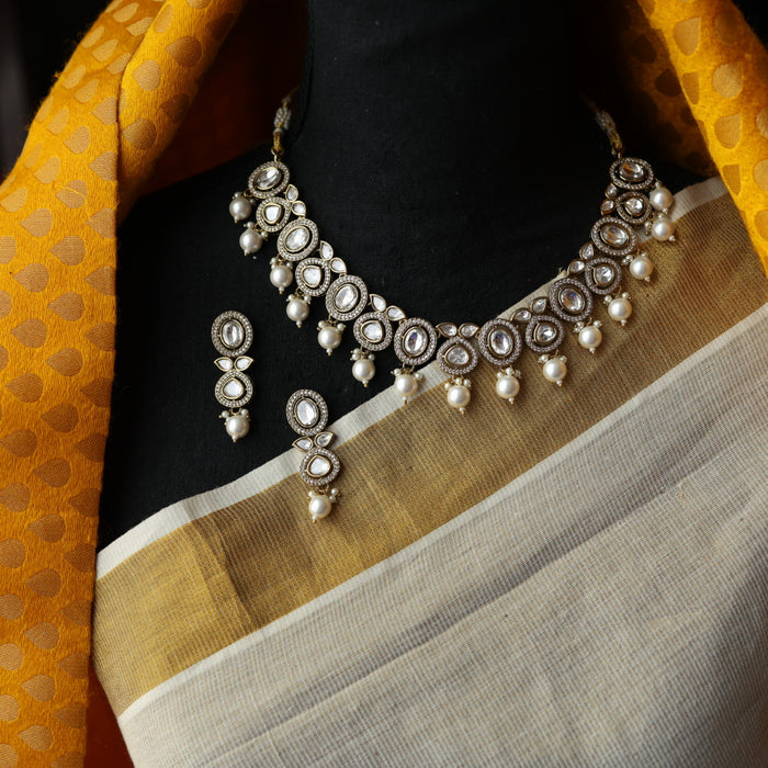 Trendy white stone short necklace and earrings TW305