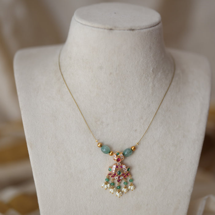 Antique green bead ruby stone invisible short necklace IN908919