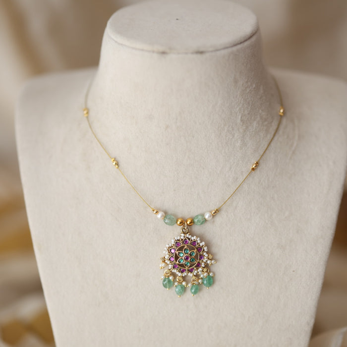 Antique green bead ruby stone invisible short necklace IN908919