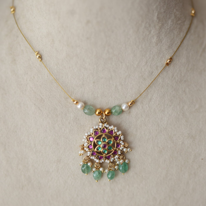 Antique green bead ruby stone invisible short necklace IN908919