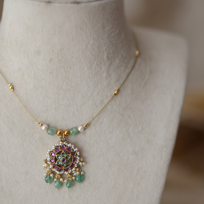 Antique green bead ruby stone invisible short necklace IN908919