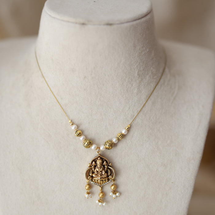 Antique temple design invisible short necklace IN90543