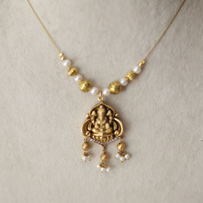 Antique temple design invisible short necklace IN90543