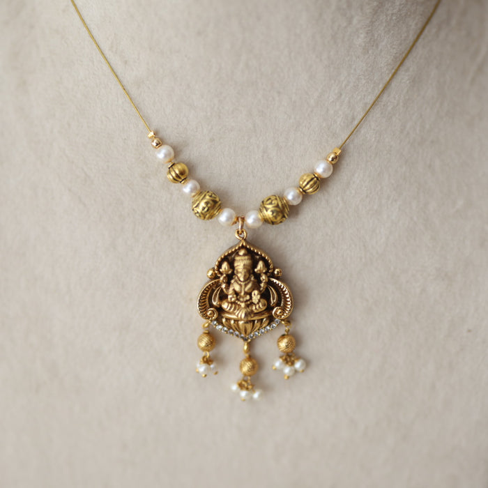 Antique temple design invisible short necklace IN90543