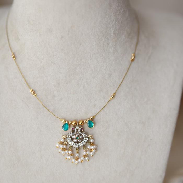 Antique green stone invisible short necklace IN901