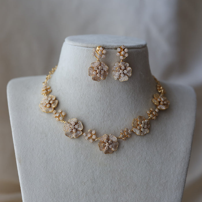 Heritage gold plated white stone short necklace with earrings HW8789