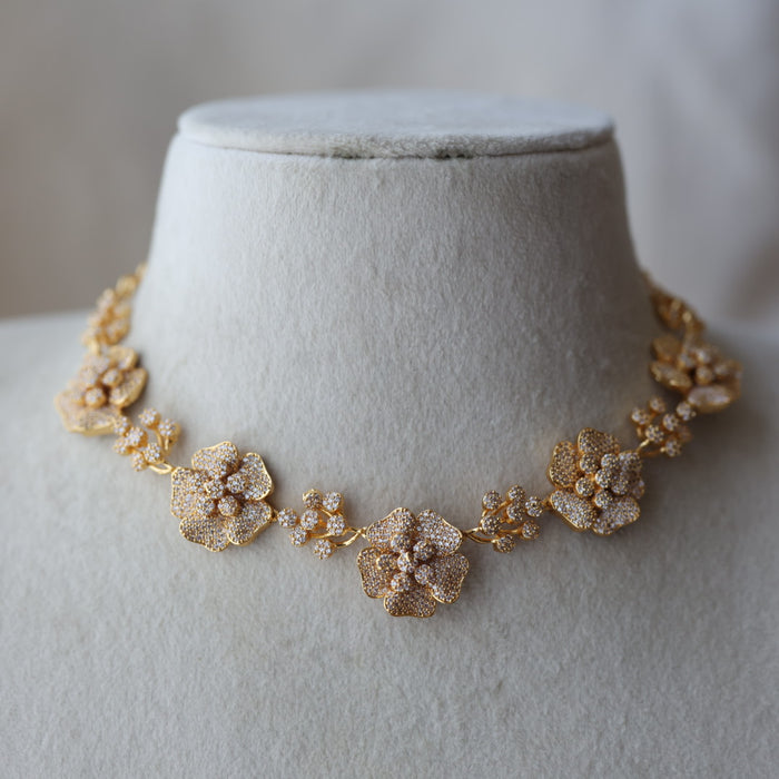Heritage gold plated white stone short necklace with earrings HW8789
