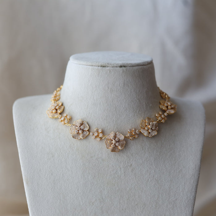 Heritage gold plated white stone short necklace with earrings HW8789