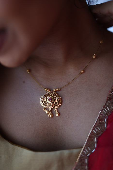 Heritage gold plated invisible short necklace IN904