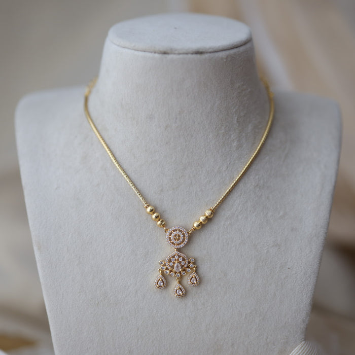 Heritage gold plated white stone necklace H688