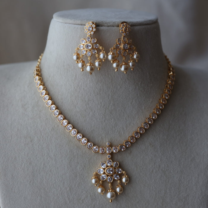 Heritage gold plated white stone short necklace with earrings HW8996