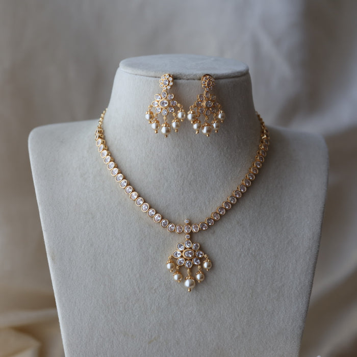 Heritage gold plated white stone short necklace with earrings HW8996