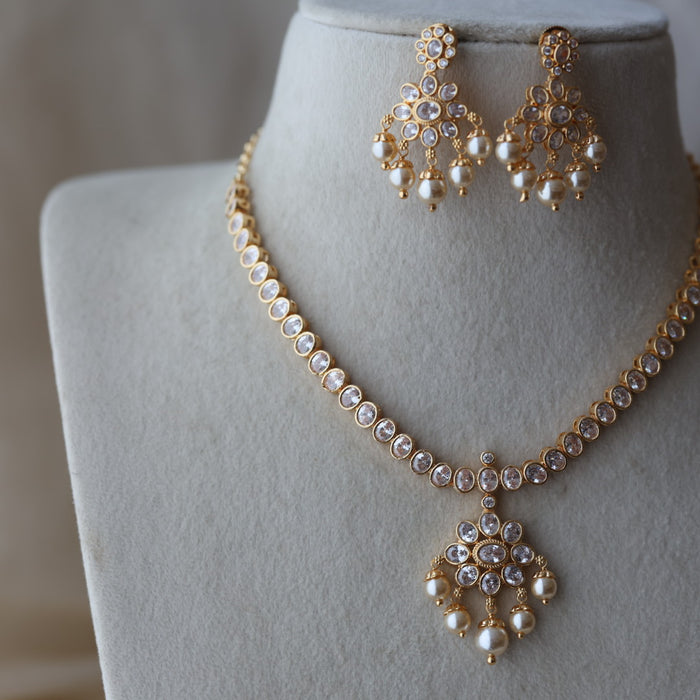 Heritage gold plated white stone short necklace with earrings HW8996