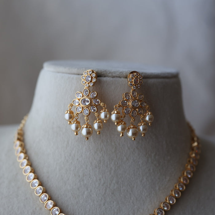 Heritage gold plated white stone short necklace with earrings HW8996