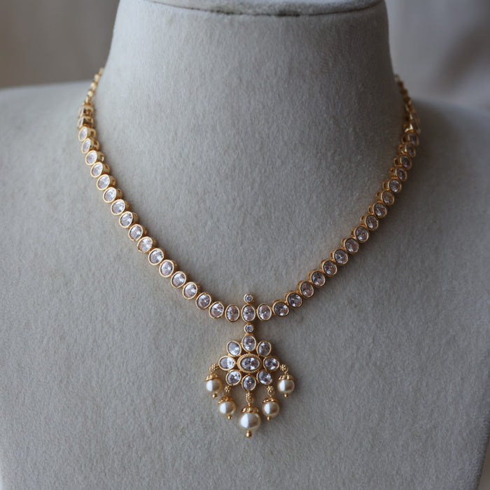 Heritage gold plated white stone short necklace with earrings HW8996