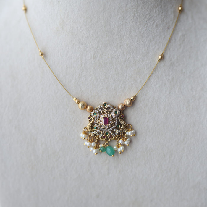 Antique green bead invisible short necklace IN2020
