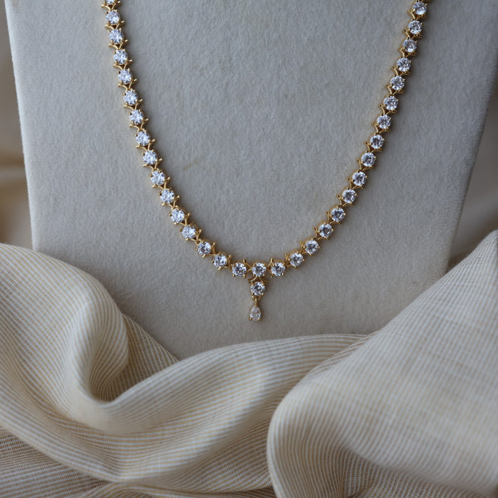 Heritage gold plated white stone short necklace  HWL233