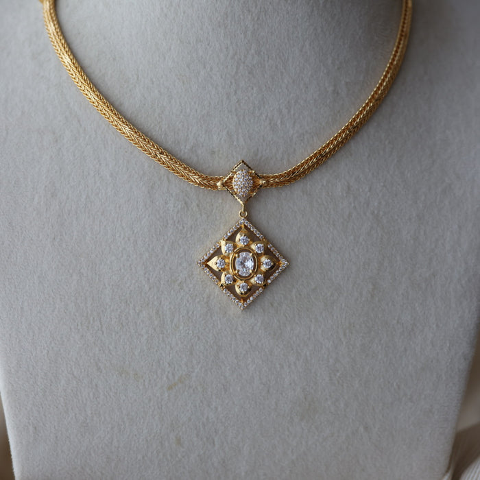 Heritage gold plated white stone short necklace with earrings HW1393