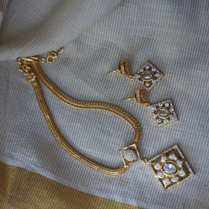 Heritage gold plated white stone short necklace with earrings HW1393