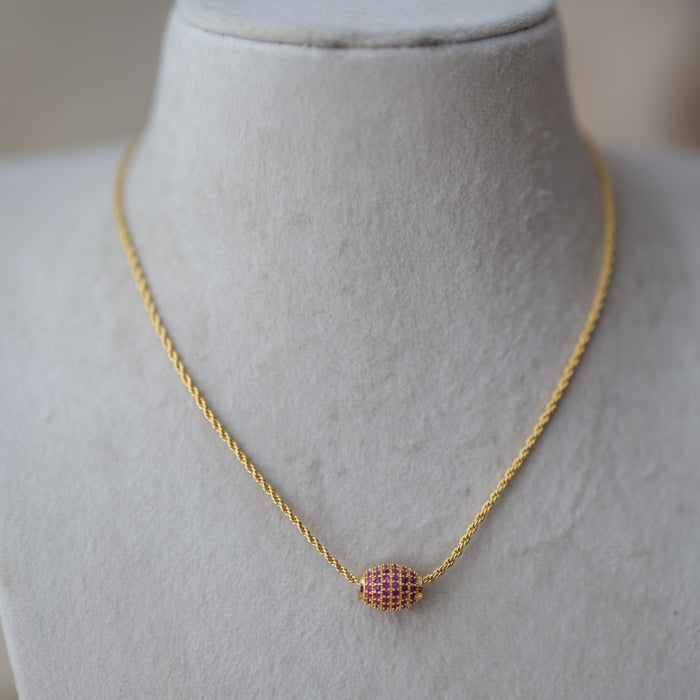 Heritage gold plated pendant with chain HC005