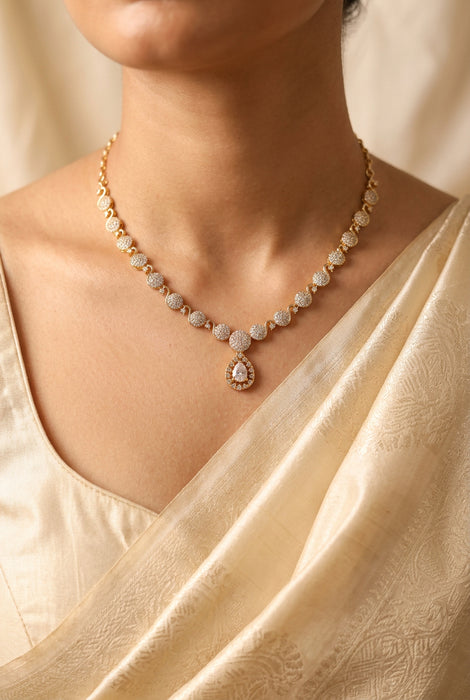 Heritage gold plated white stone short necklace HW8996