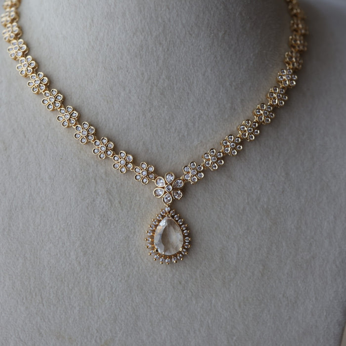 Heritage gold plated white stone short necklace with earrings HW2333