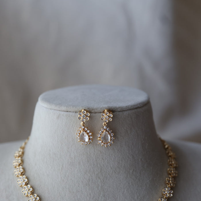 Heritage gold plated white stone short necklace with earrings HW2333