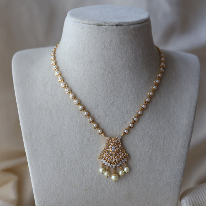 Heritage gold plated pearl short necklace H452