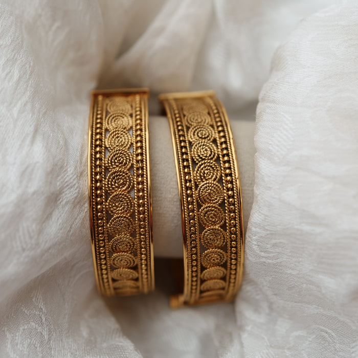 Antique bangle - open type- one size  5667
