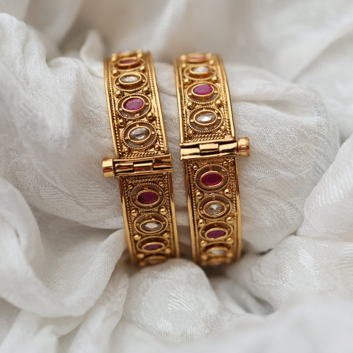 Antique bangle - open type- one size  5669