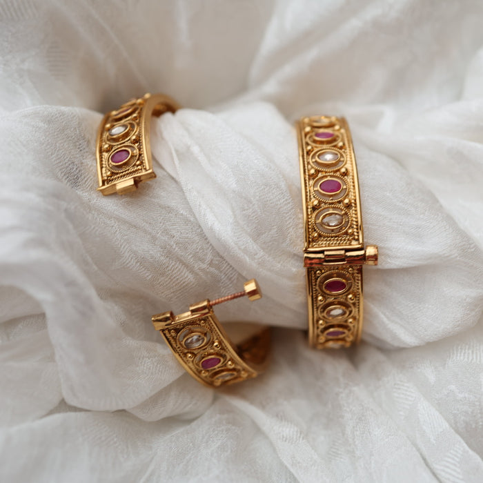 Antique bangle - open type- one size  5669