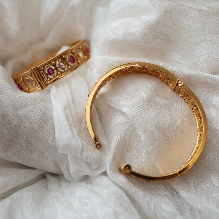 Antique bangle - open type- one size  5669