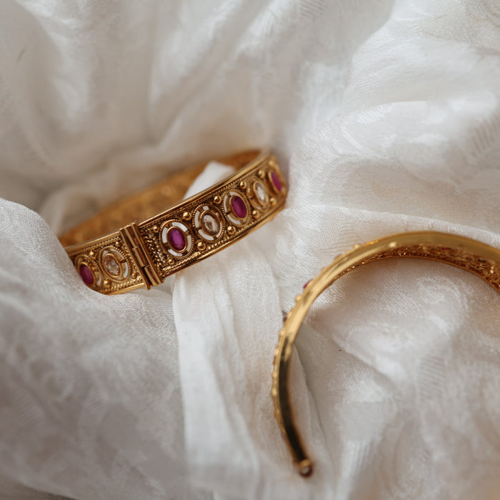 Antique bangle - open type- one size  5669