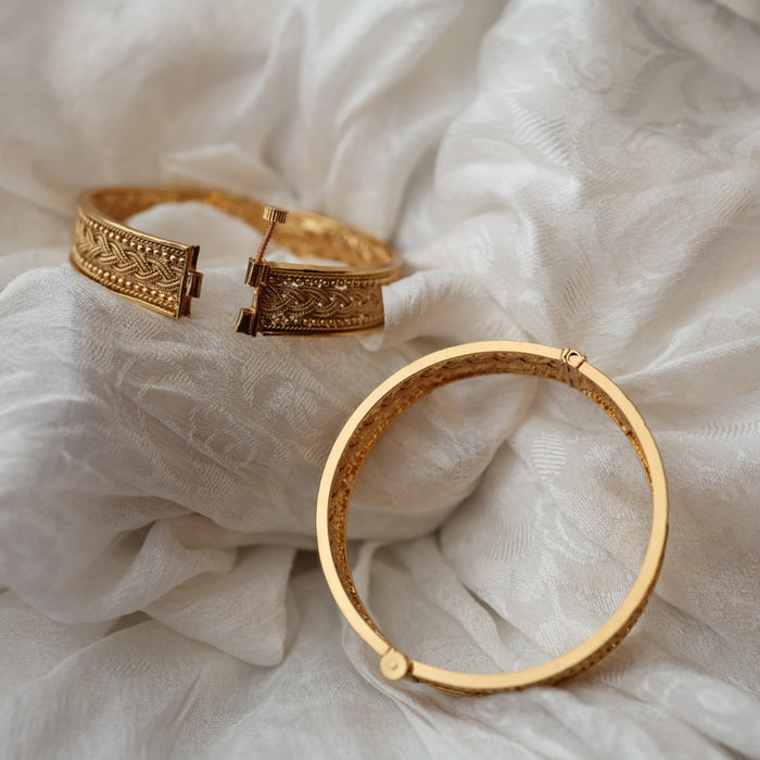 Antique bangle - open type- one size  5669