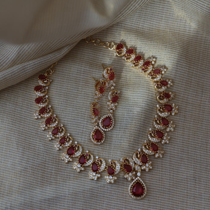 Heritage gold plated ruby white stone short necklace with earrings H82947