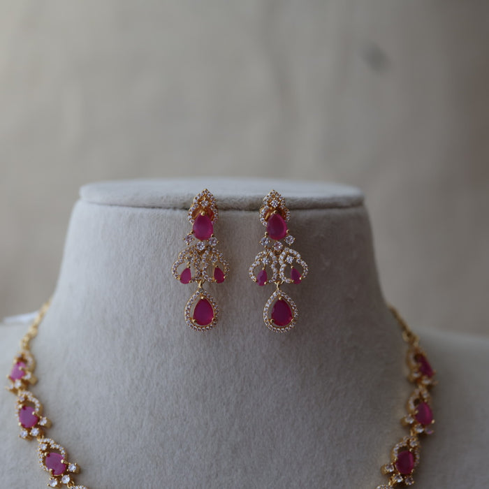 Heritage gold plated ruby white stone short necklace with earrings H389