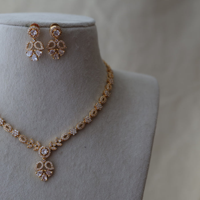 Heritage gold plated white stone short necklace with earrings H4893