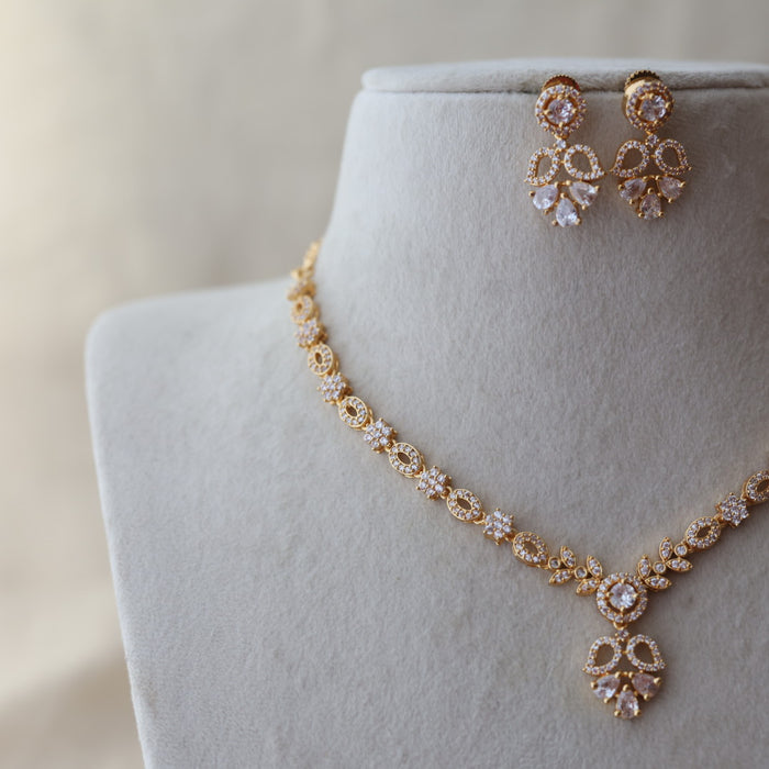 Heritage gold plated white stone short necklace with earrings H4893