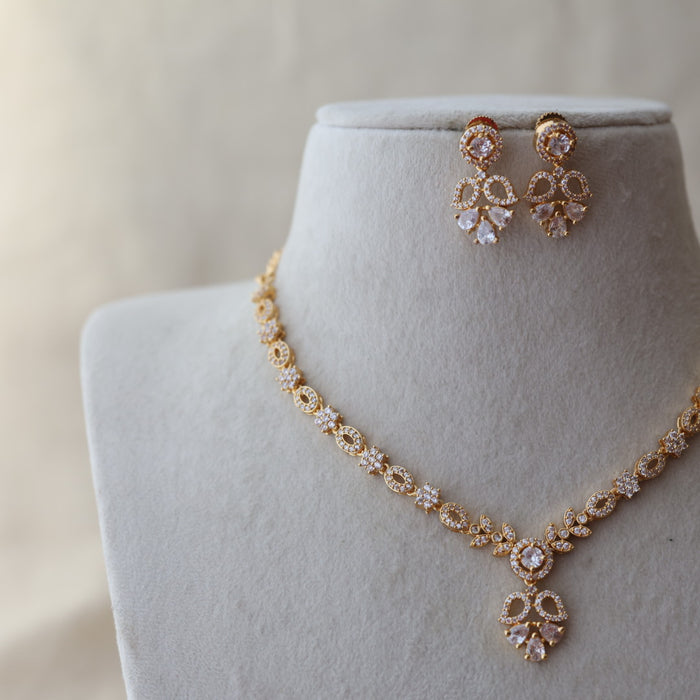 Heritage gold plated white stone short necklace with earrings H4893