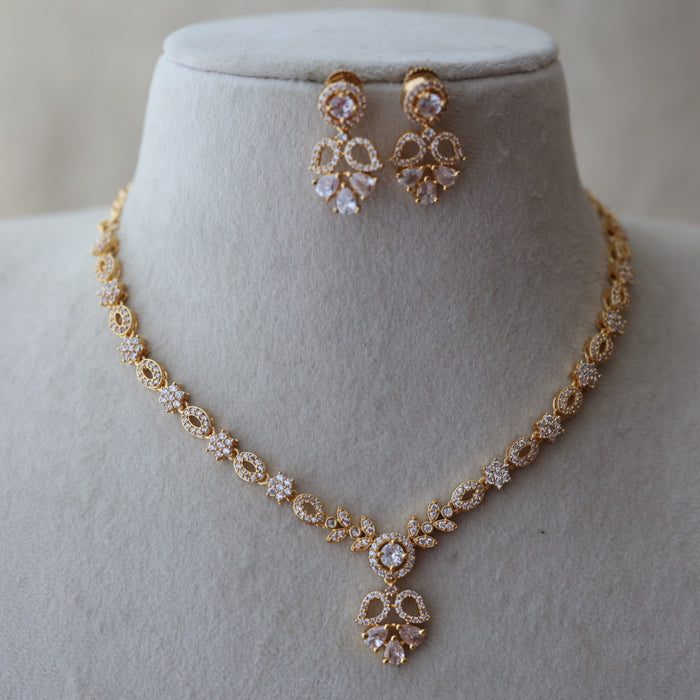 Heritage gold plated white stone short necklace with earrings H4893