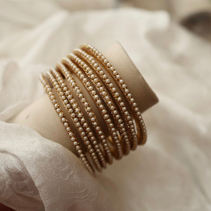 Antique bangle - open type- one size  5674
