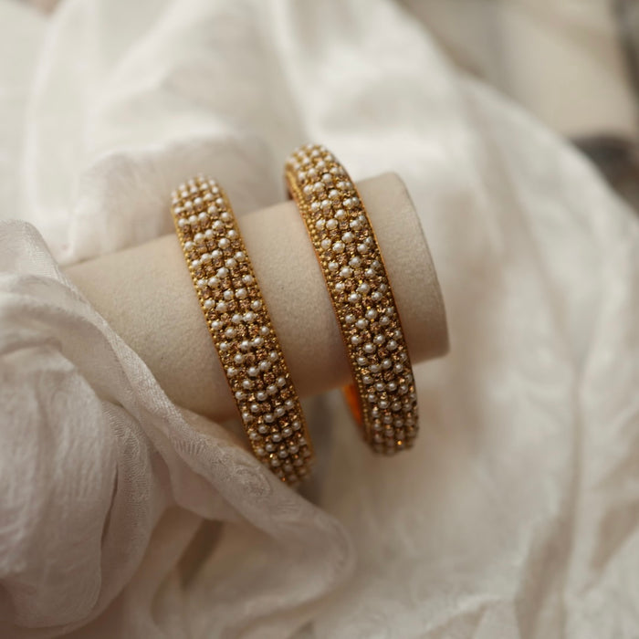 Antique bangle - open type- one size  5676