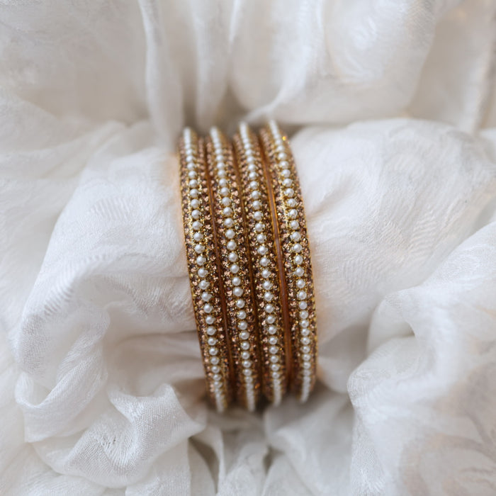 Antique bangle - open type- one size  56779