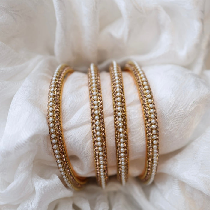 Antique bangle - open type- one size  56779
