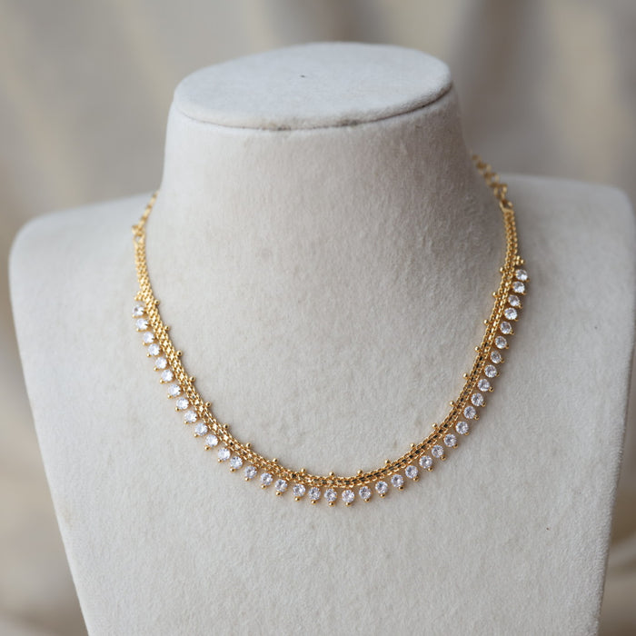 Heritage gold plated white stone short necklace H7899