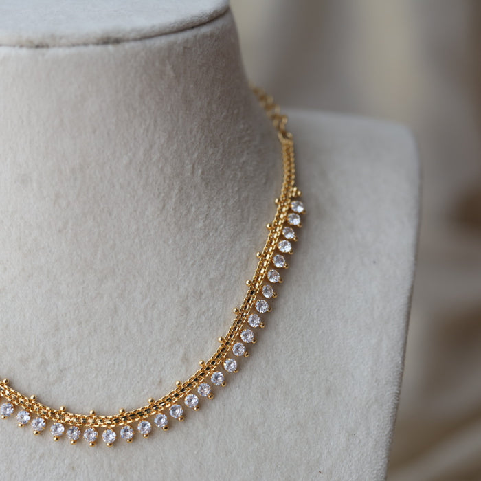 Heritage gold plated white stone short necklace H7899